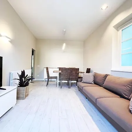 Carli In Centro A Dei Marmi *