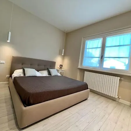 Carli In Centro A Dei Marmi